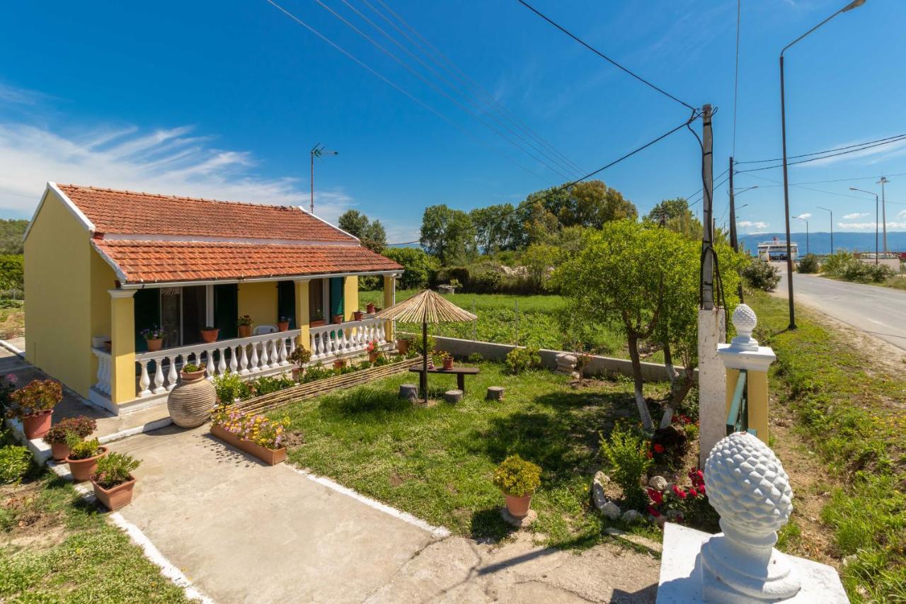 Teta'S Holiday Home Melíkia Esterno foto